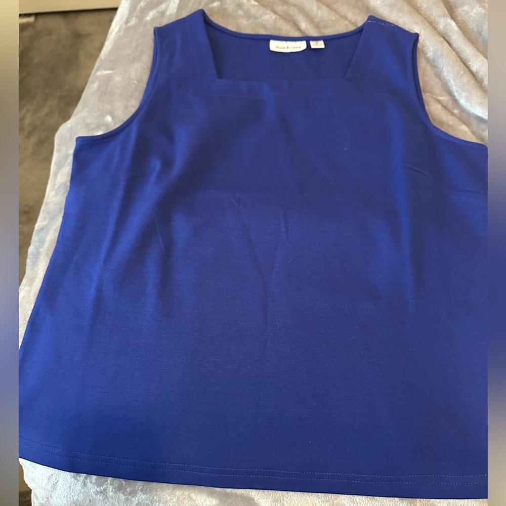 Joan Rivers Women’s Medium Tank in Royal Blue
